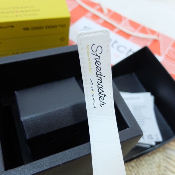 Omega x Swatch Bioceramic Moonswatch Mission to the Sun - Picture 10 of 13